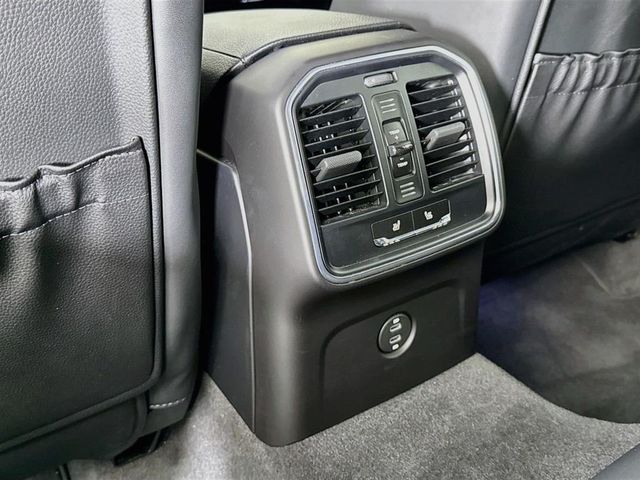 2024 Porsche Macan S - 23064151 - 19