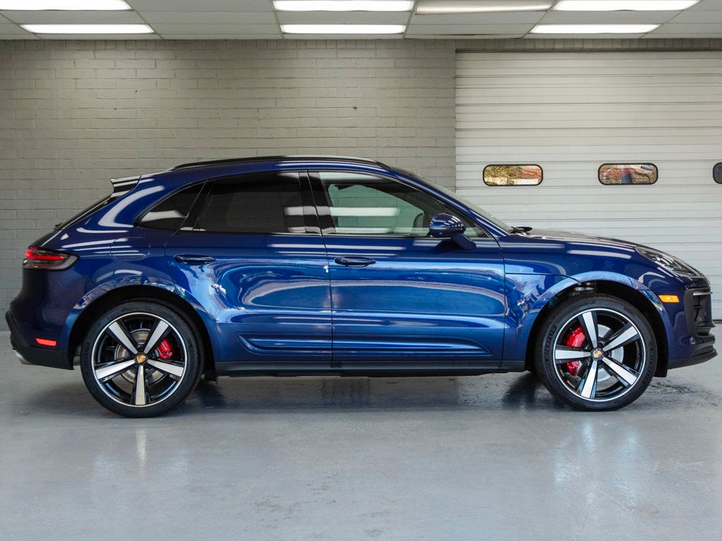 2024 Porsche Macan S photo 3