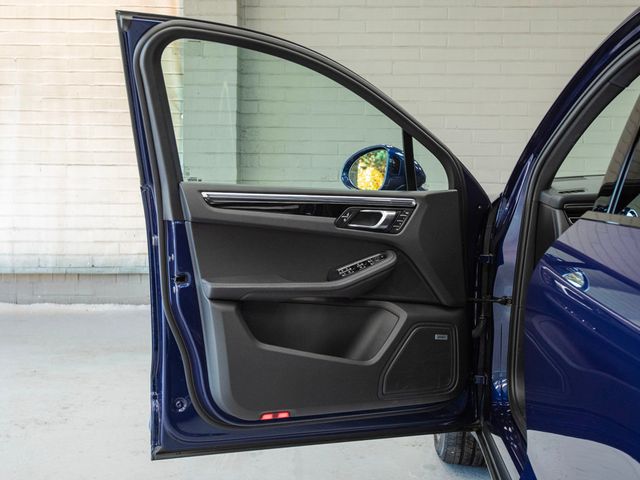 2024 Porsche Macan S - 22947810 - 30