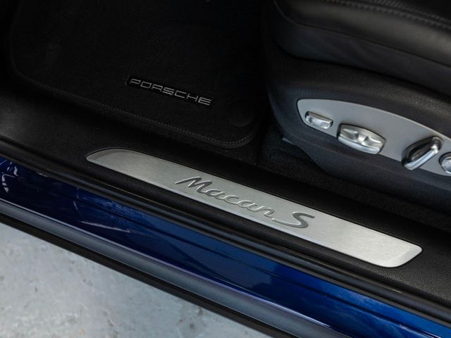 2024 Porsche Macan S - 22947810 - 34