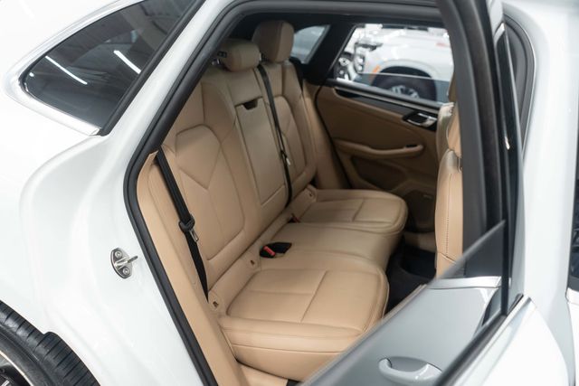 2024 Porsche Macan S - 23072642 - 11