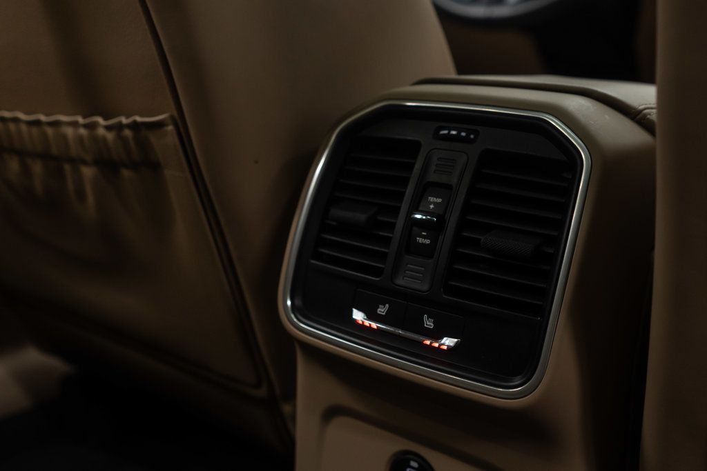 Porsche Macan photo 14