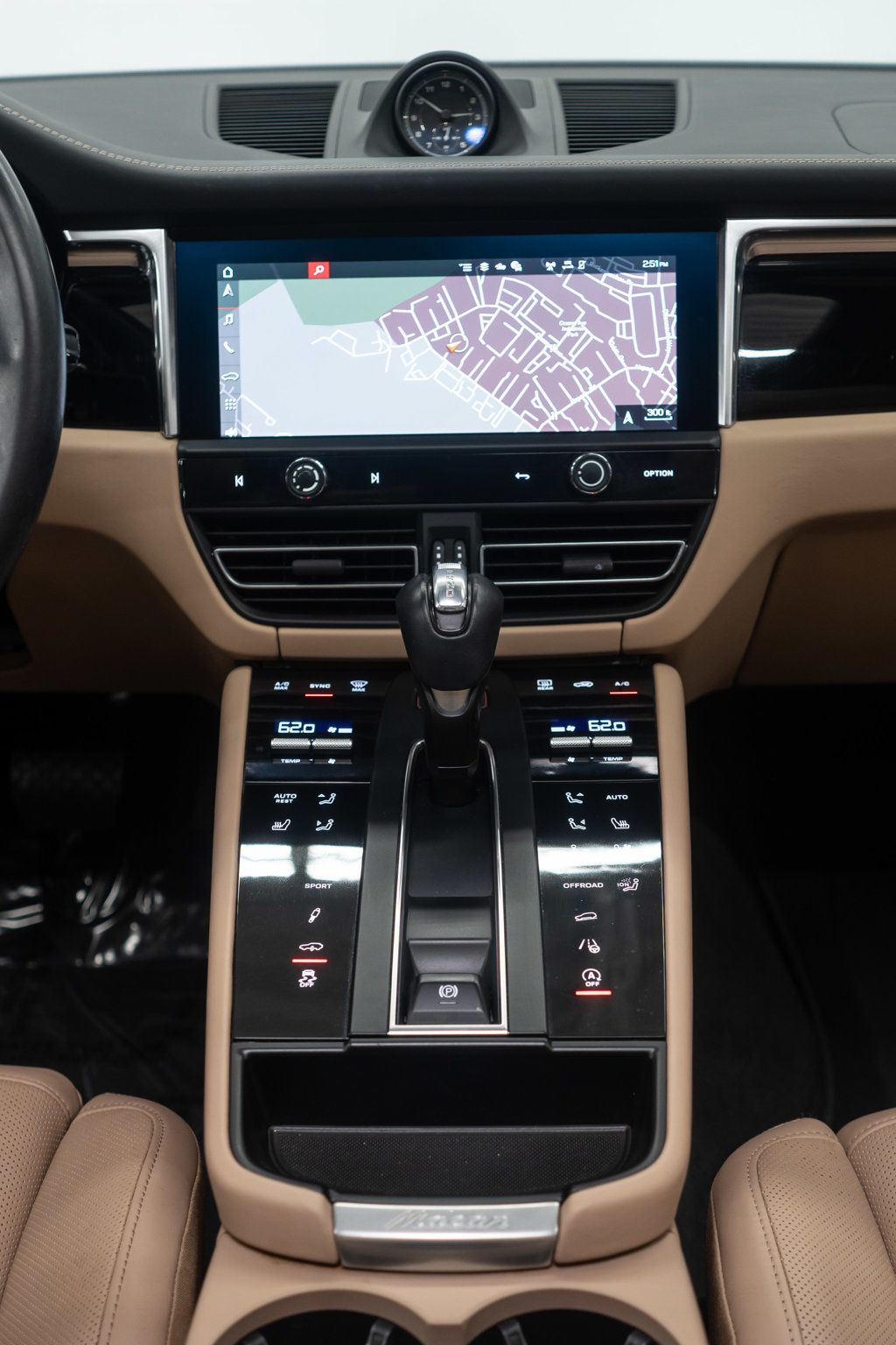 Porsche Macan photo 29