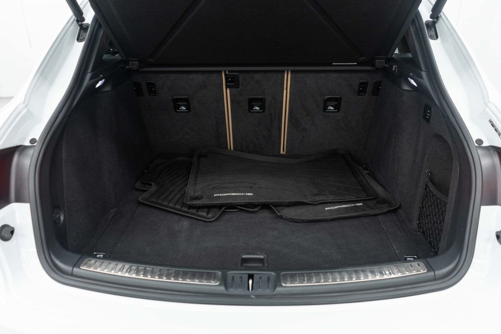 Porsche Macan photo 32