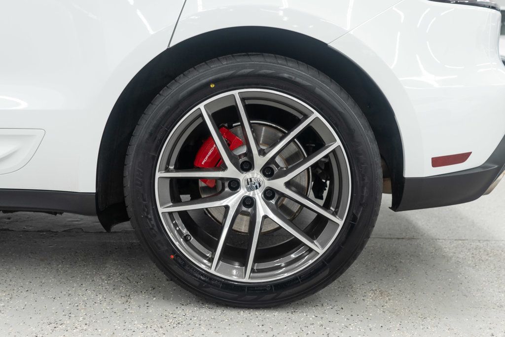 Porsche Macan photo 37