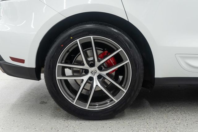 2024 Porsche Macan S - 23072642 - 37