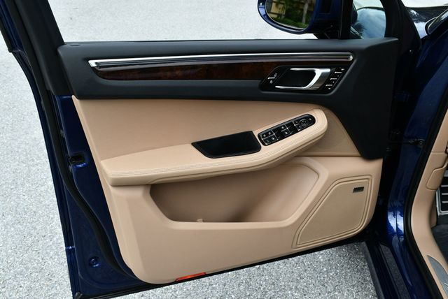 2024 Porsche Macan S AWD SUV W/Premium Package Plus - 23037747 - 10