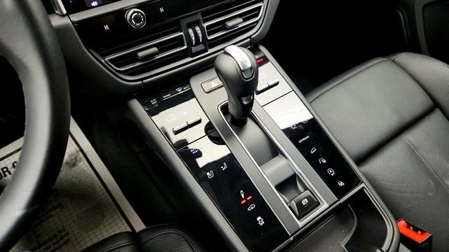 2024 Porsche Macan S w/ Premium Plus Package & Sport Chrono Package - 23044393 - 16