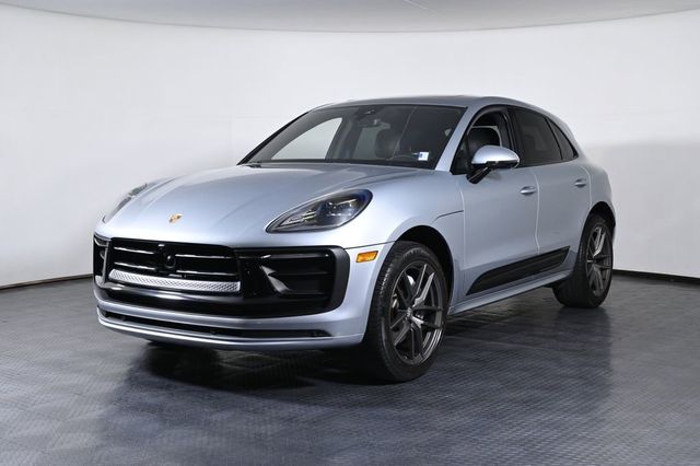 2024 Porsche Macan T - 23030503 - 1