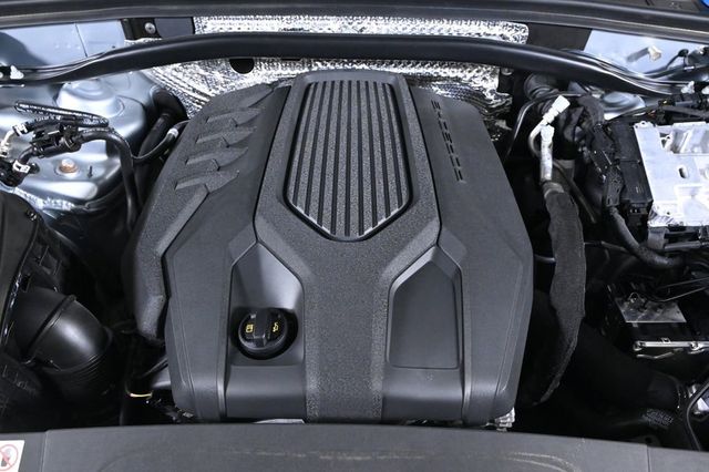 2024 Porsche Macan T - 23030503 - 26