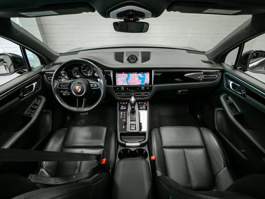 Porsche Macan photo 11