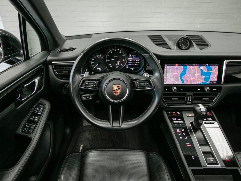 Porsche Macan photo 12