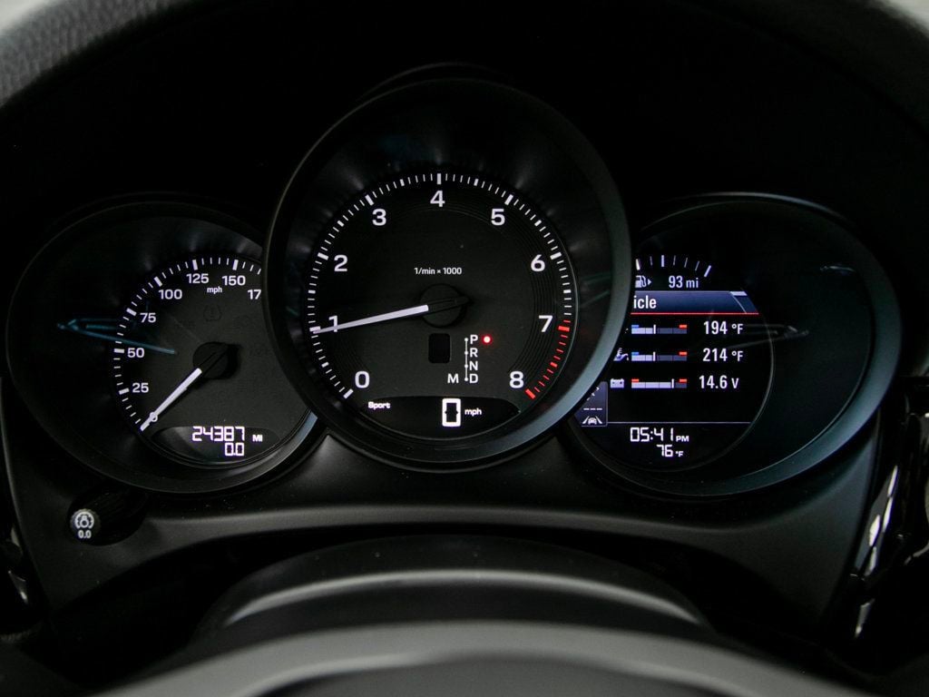 Porsche Macan photo 13