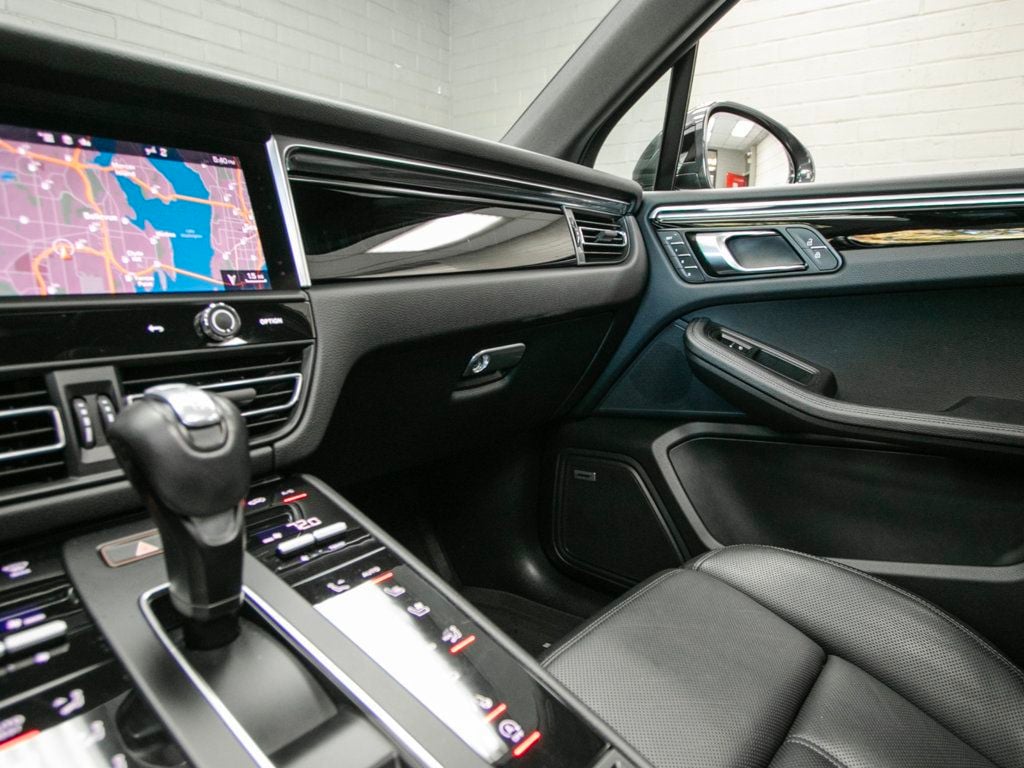 Porsche Macan photo 14