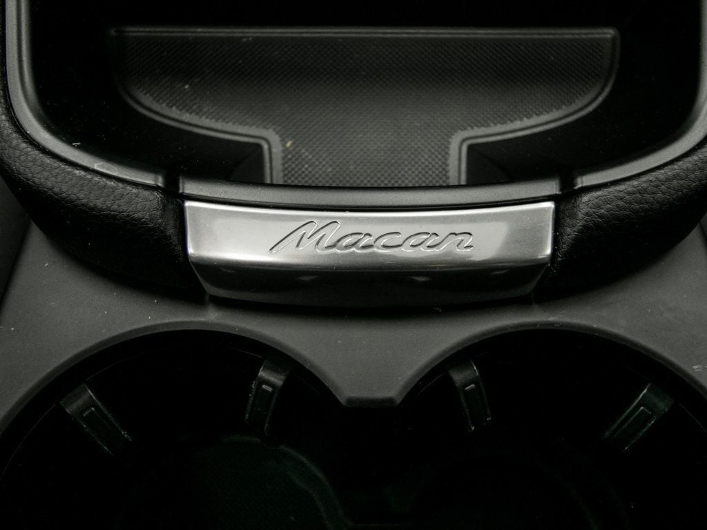 Porsche Macan photo 17