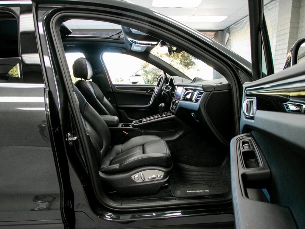 Porsche Macan photo 18