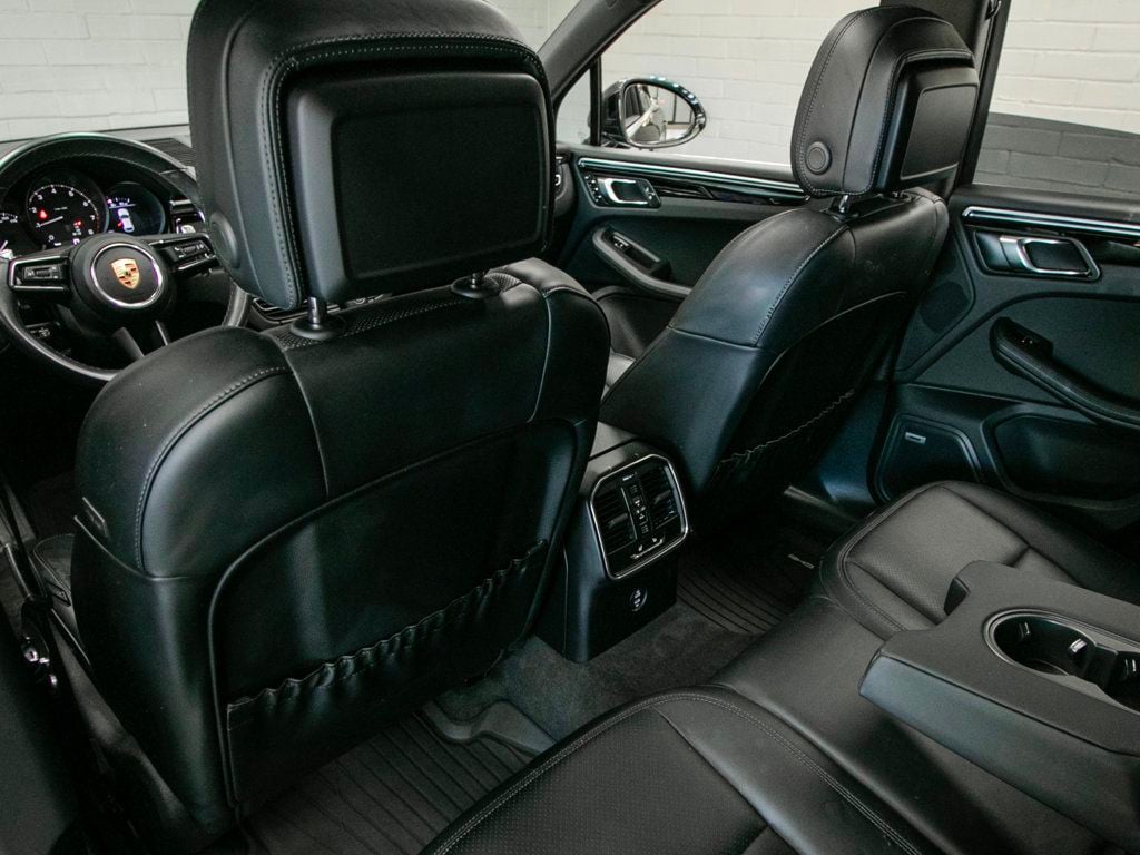 Porsche Macan photo 23