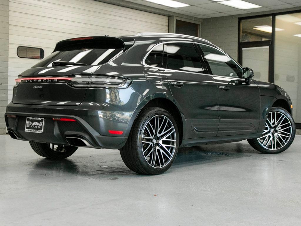 Porsche Macan photo 26