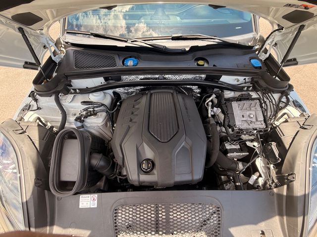 2024 Porsche Macan T AWD w/ MATTE BLACK WRAP WITH $9,330 IN PACKAGES!!! - 23039148 - 15