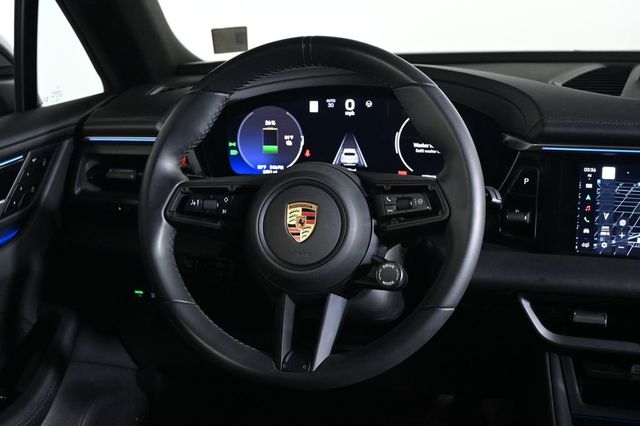 2024 Porsche Macan Electric 4 - 23022151 - 11