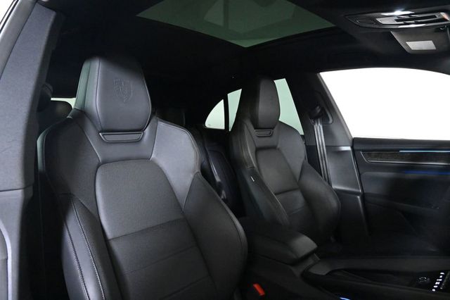 2024 Porsche Macan Electric 4 - 23022151 - 17