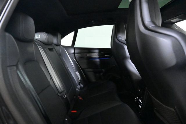 2024 Porsche Macan Electric 4 - 23022151 - 18