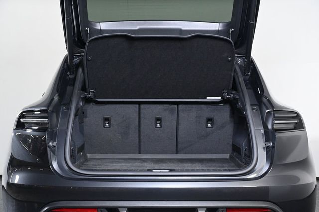2024 Porsche Macan Electric 4 - 23022151 - 26