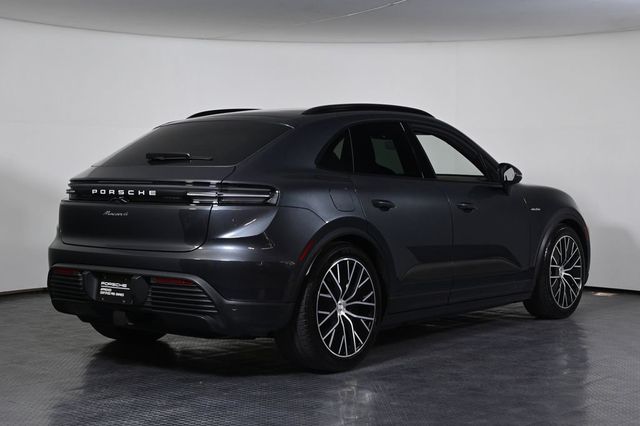 2024 Porsche Macan Electric 4 - 23022151 - 6