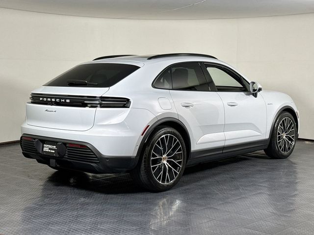 2024 Porsche Macan Electric 4 - 23042362 - 6