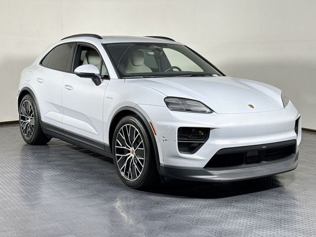2024 Porsche Macan Electric 4 - 23042362 - 8