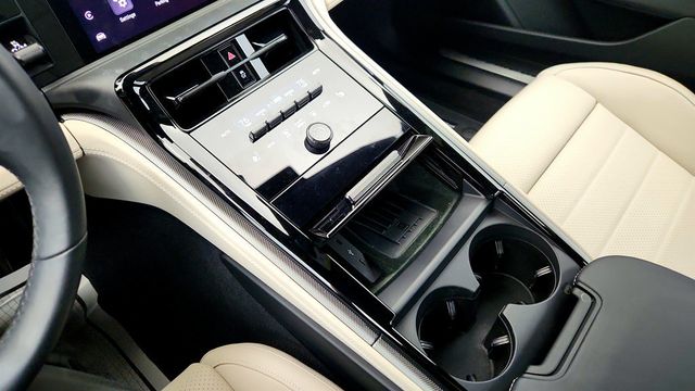 2024 Porsche Panamera RWD w/ Two-Tone Leather, InnoDrive & Passenger Display - 23002332 - 16