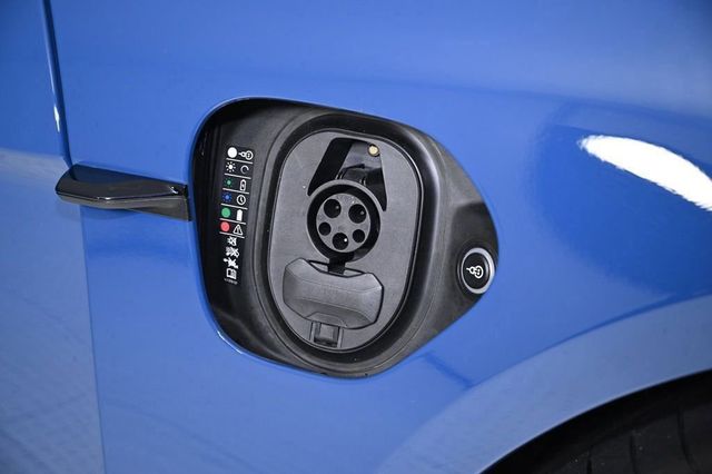 2024 Porsche Taycan 4S - 22923228 - 26