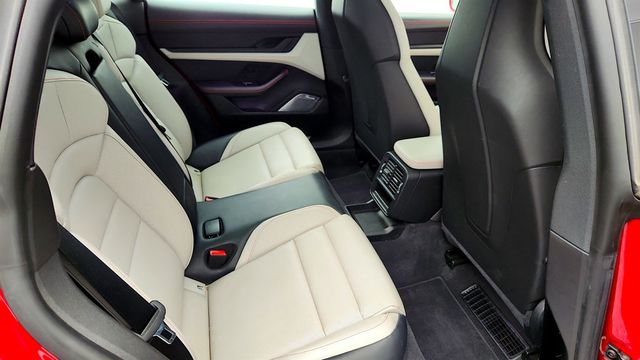 2024 Porsche Taycan 4S AWD w/ Premium Pkg & Deviated Stitching Two-Tone Leather Int. - 22936124 - 27
