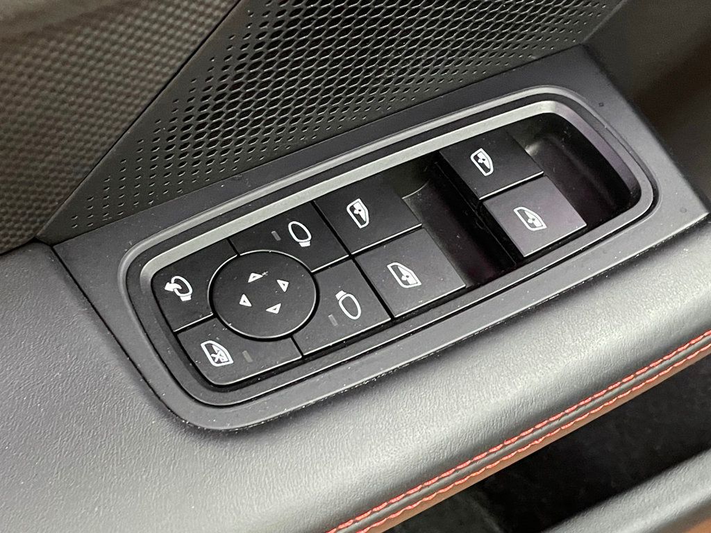 2024 Porsche Taycan GTS AWD - 22968179 - 15