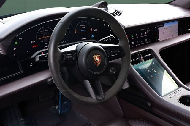 2024 Porsche Taycan GTS Sport Turismo AWD - 22991581 - 37