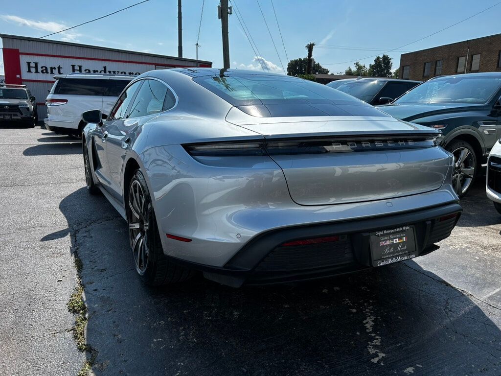 2024 Porsche Taycan photo 3