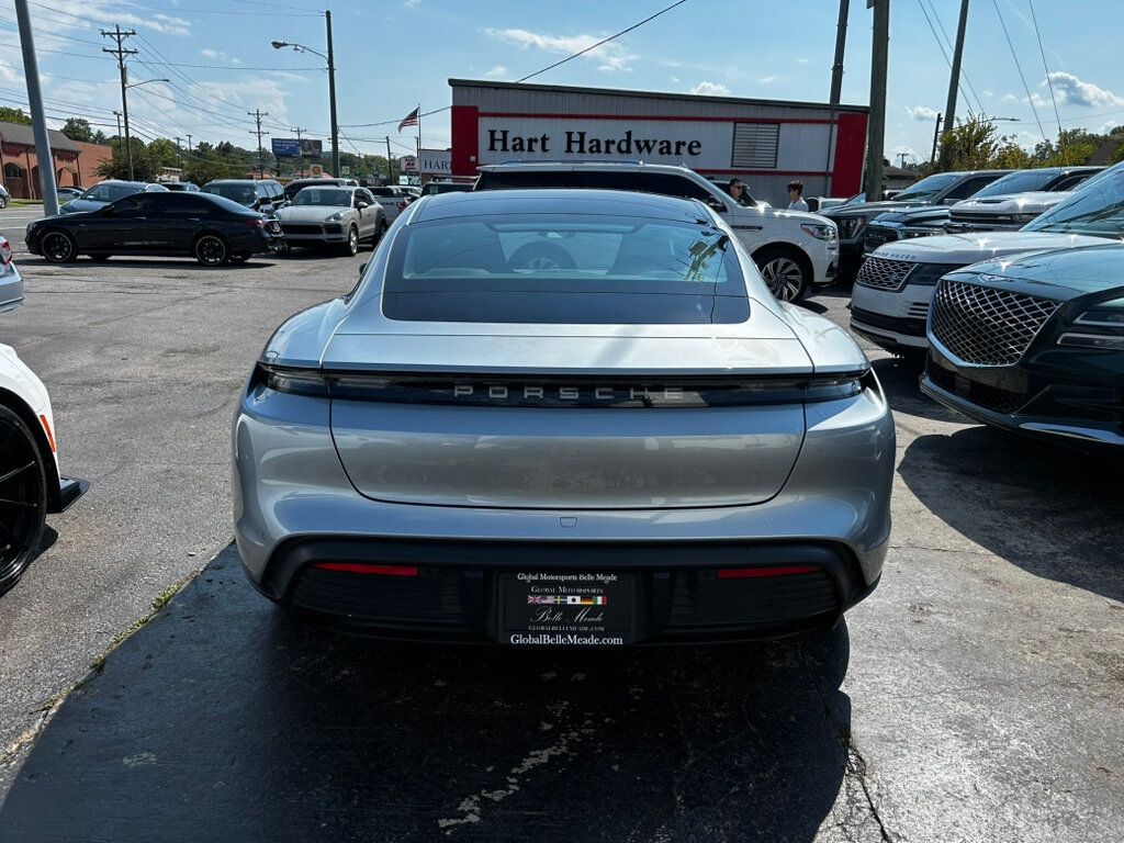 2024 Porsche Taycan photo 4