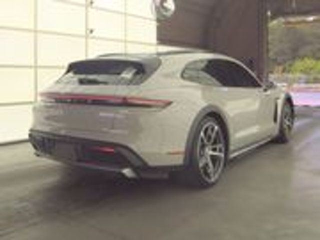 2024 Porsche Taycan 4S Cross Turismo's photo