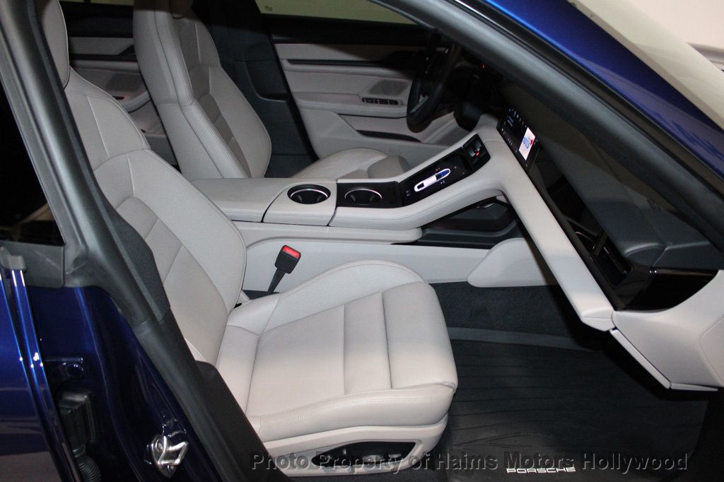 2024 Porsche Taycan photo 10