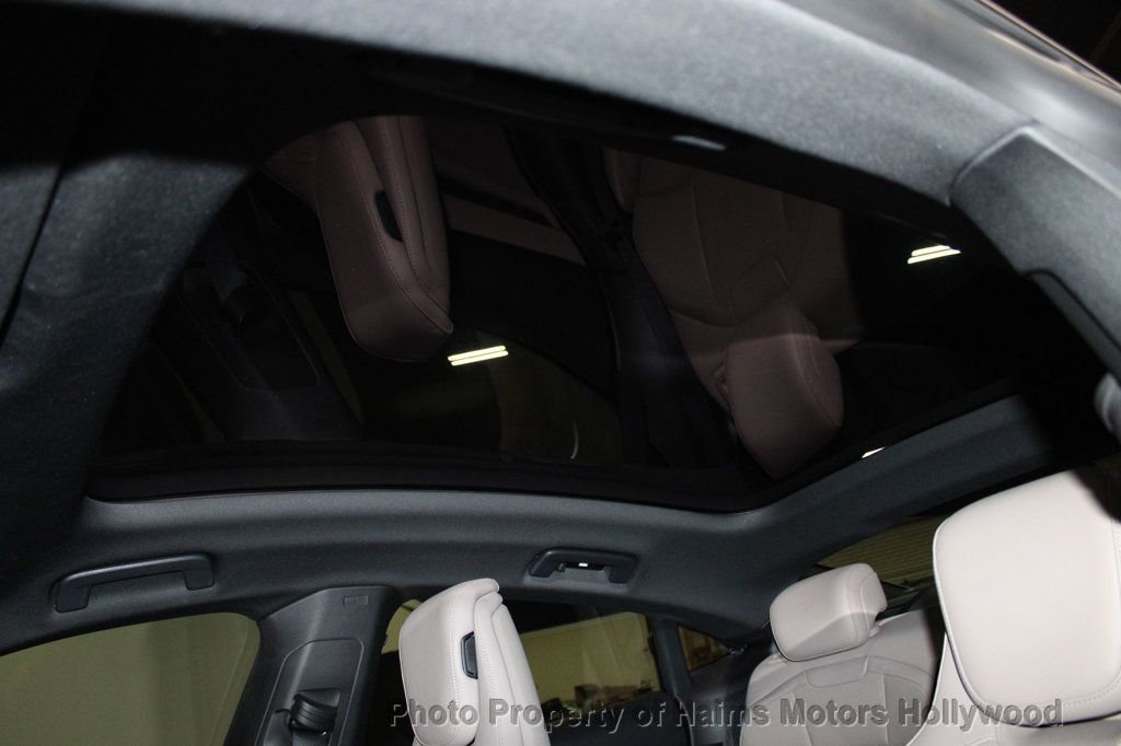 2024 Porsche Taycan photo 14