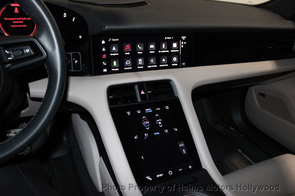 2024 Porsche Taycan photo 15