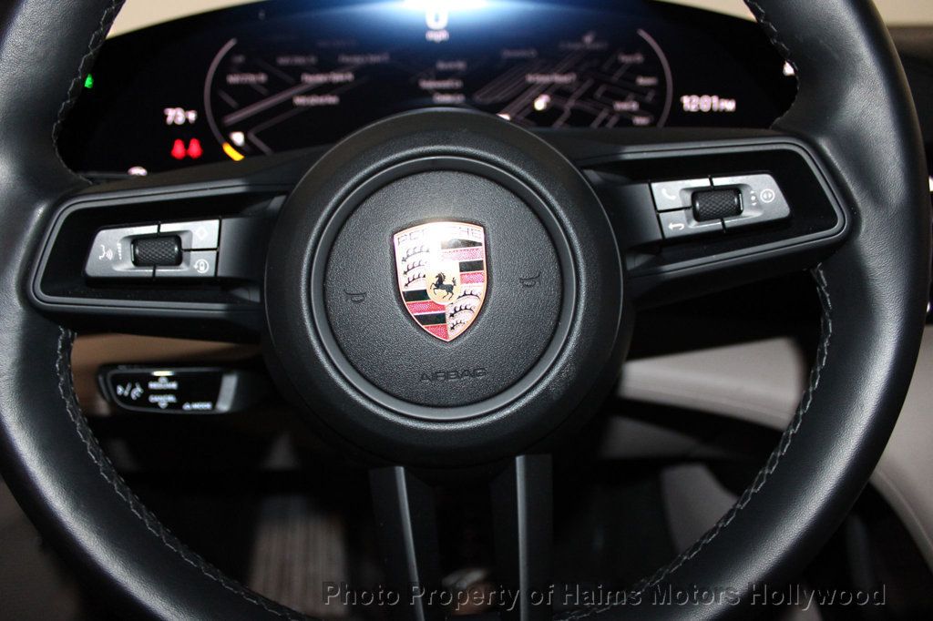 2024 Porsche Taycan photo 20