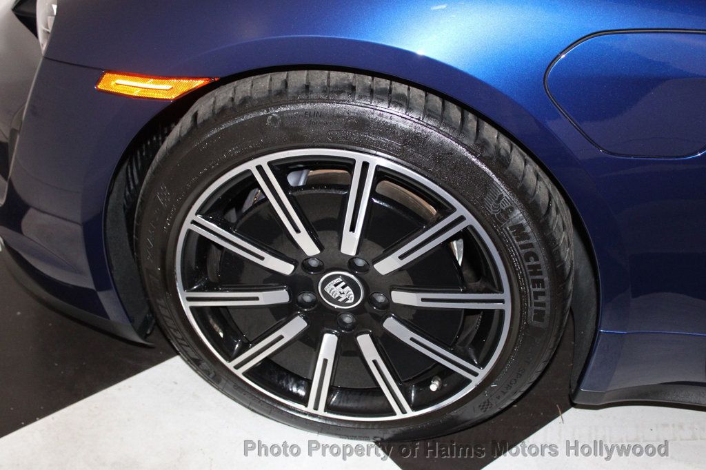 2024 Porsche Taycan photo 24