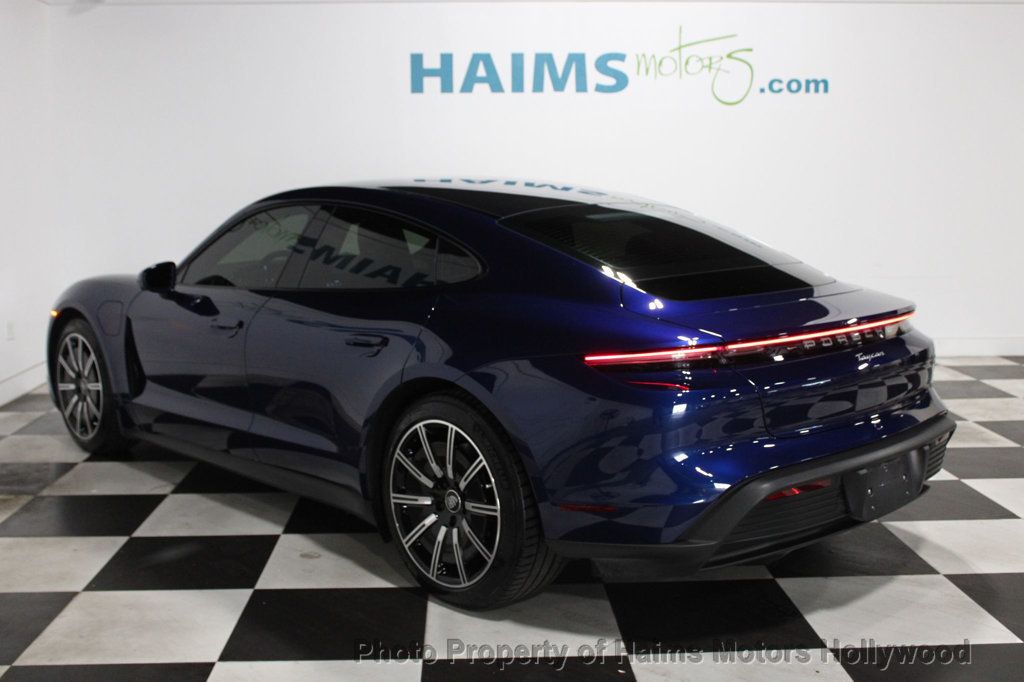 2024 Porsche Taycan photo 5