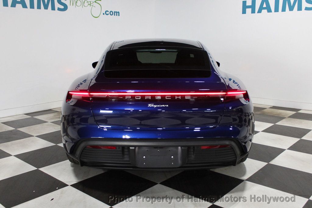 2024 Porsche Taycan photo 6