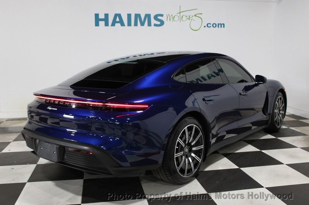 2024 Porsche Taycan photo 7