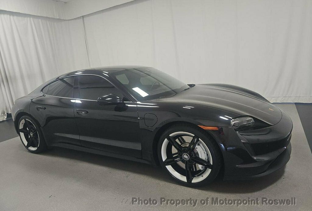 2024 Porsche Taycan photo 2