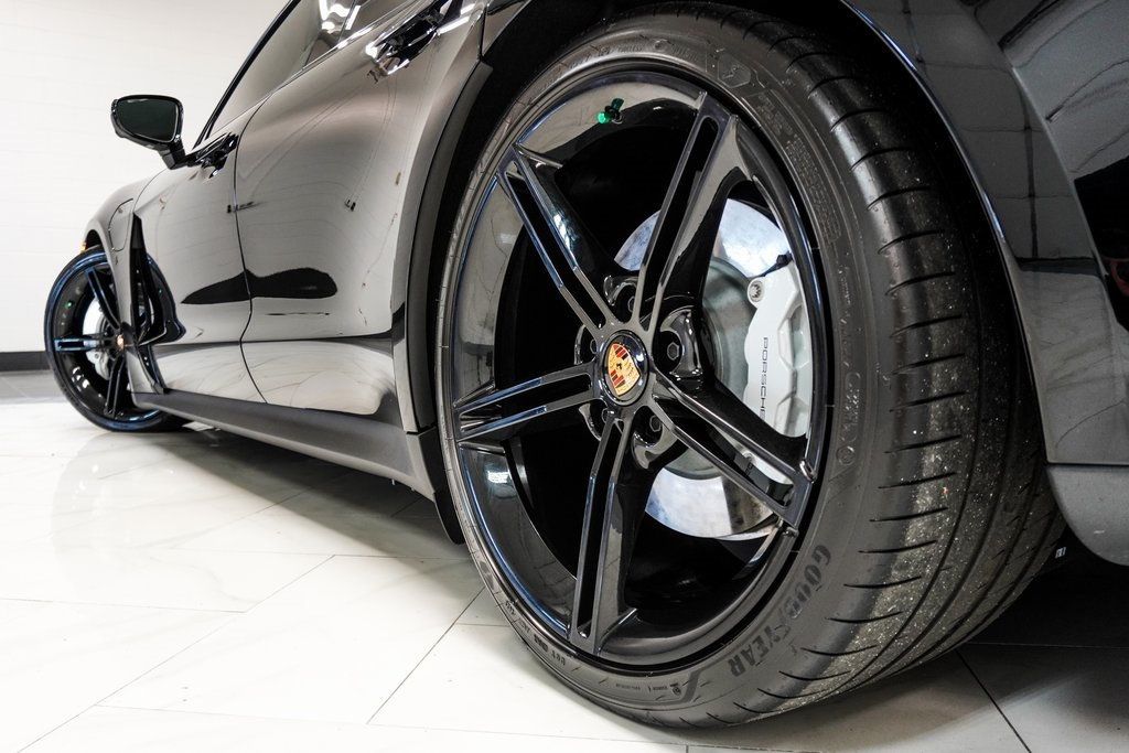 2024 Porsche Taycan Base photo 6