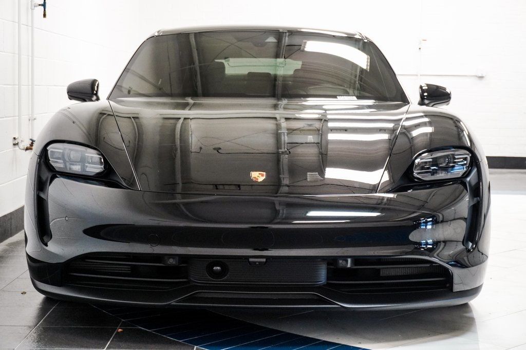 2024 Porsche Taycan Base photo 8
