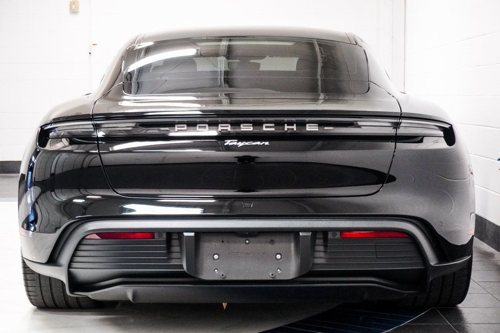 2024 Porsche Taycan Base photo 9